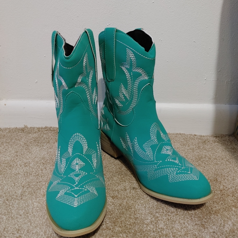 Cowgirl booties blue short lightly used